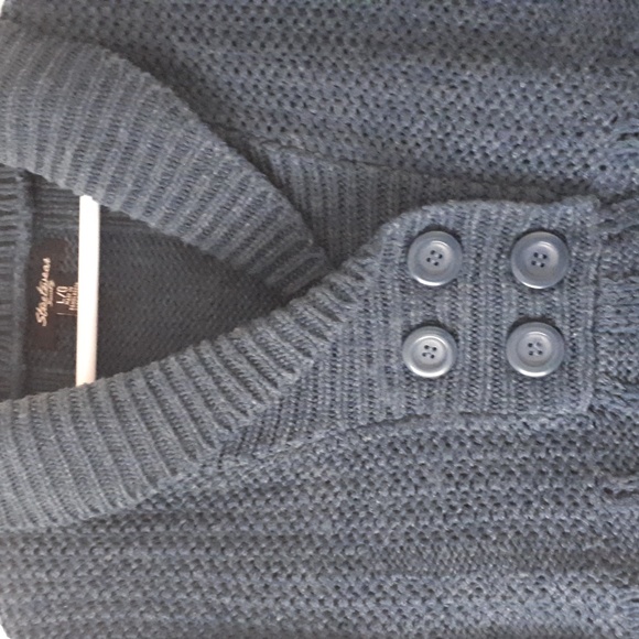 Women's Sweater - Picture 2 of 7